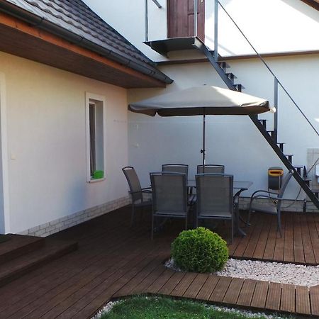 Rozalia Apartman Gyula Exterior foto