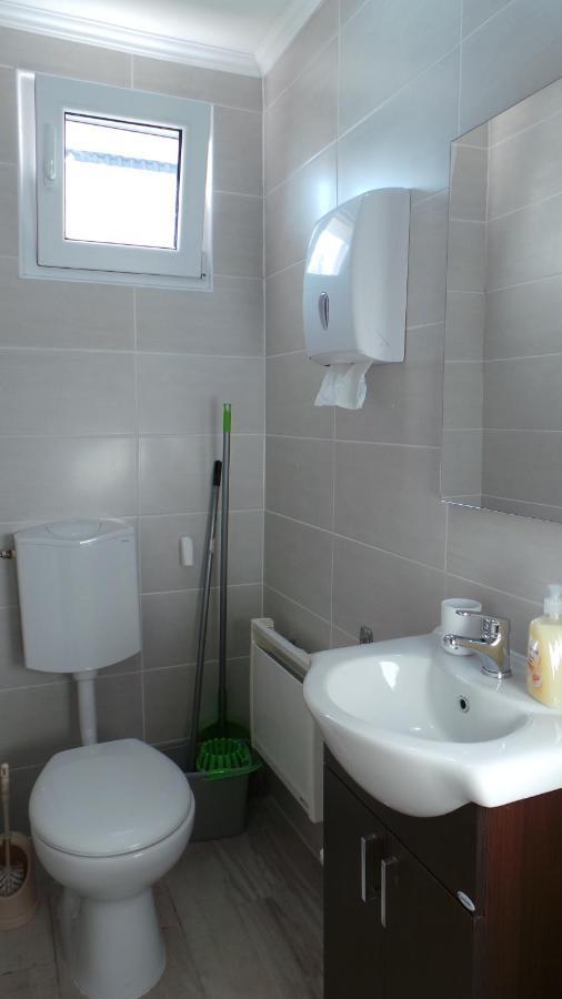 Rozalia Apartman Gyula Exterior foto